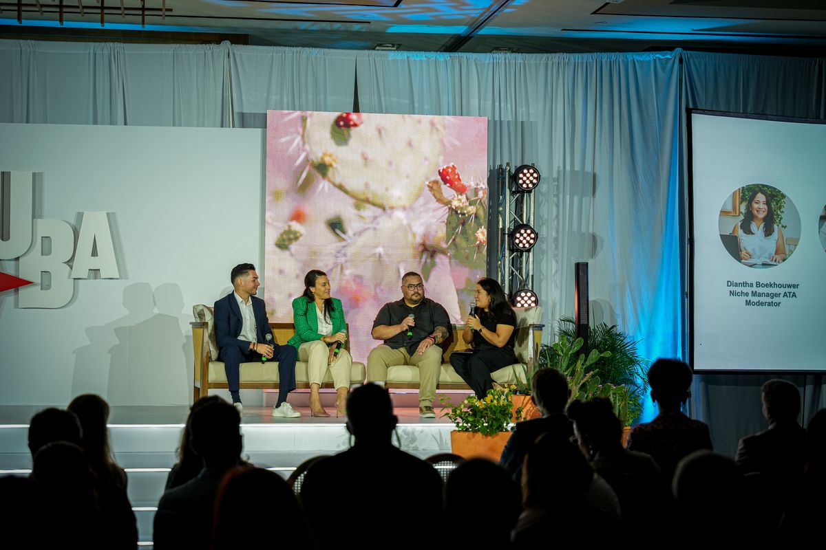 En este evento también tuvo lugar un panel en el que se conversó sobre el segmento wellness y de bodas y las prácticas de turismo sostenibles.