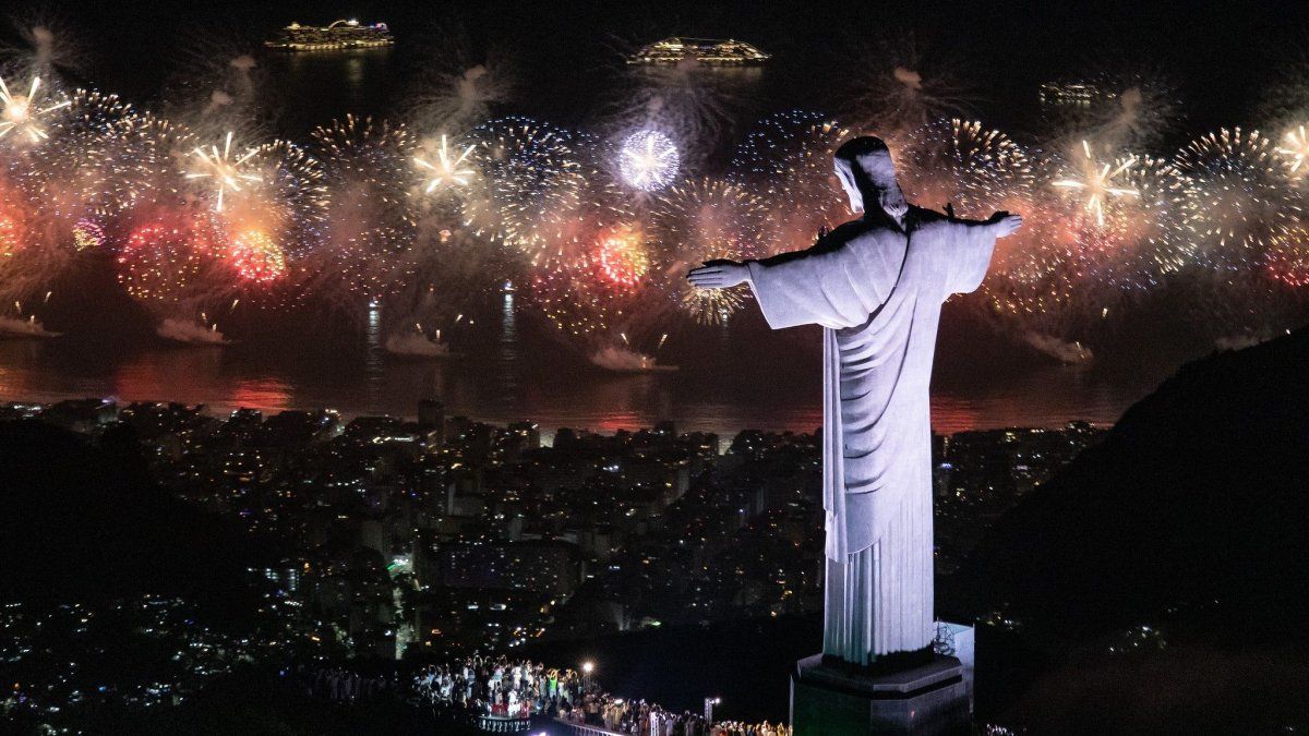 Brasil: Caetano Veloso, Ivete Sangalo y Anitta ya están confirmados para Réveillon 2025.