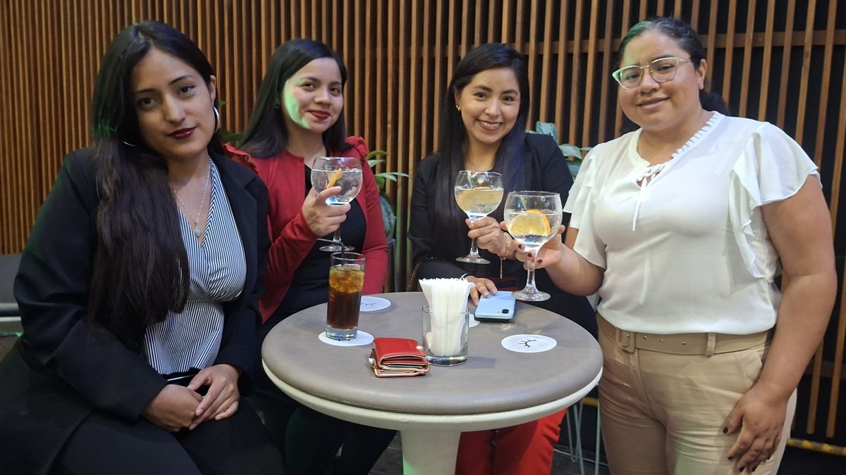 Agencias de viajes y operadores que participaron del  cóctel de Meliá Hotels International.