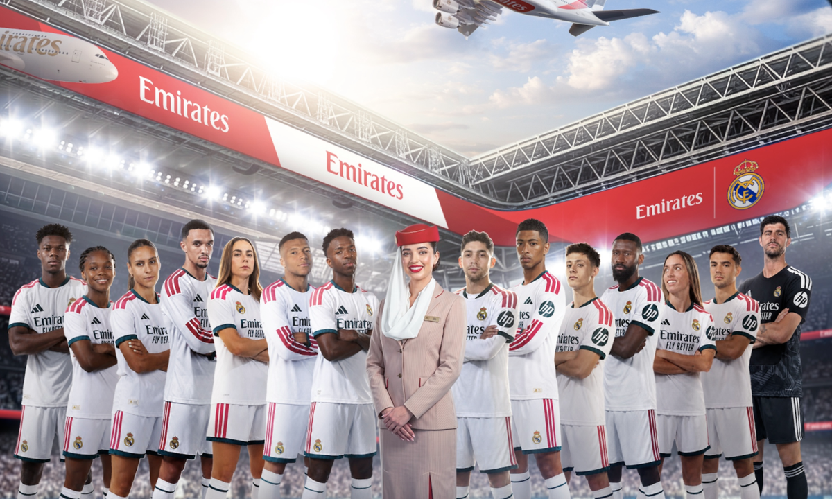 El Real Madrid renueva a Emirates como patrocinador oficial y marca principal en sus camisetas.
