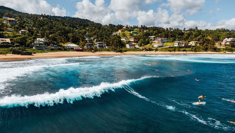 Como parte de la campaña de verano de este año, Barbados Tourism Marketing vuelve a asociarse con BookBarbados.com.