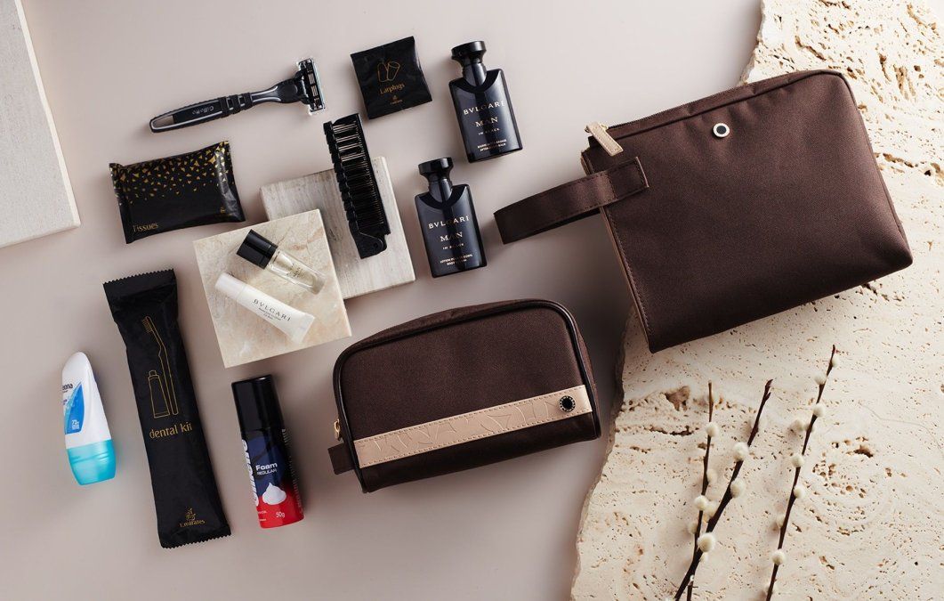 Uno de los kits masculinos de Bulgari en la Business de Emirates.