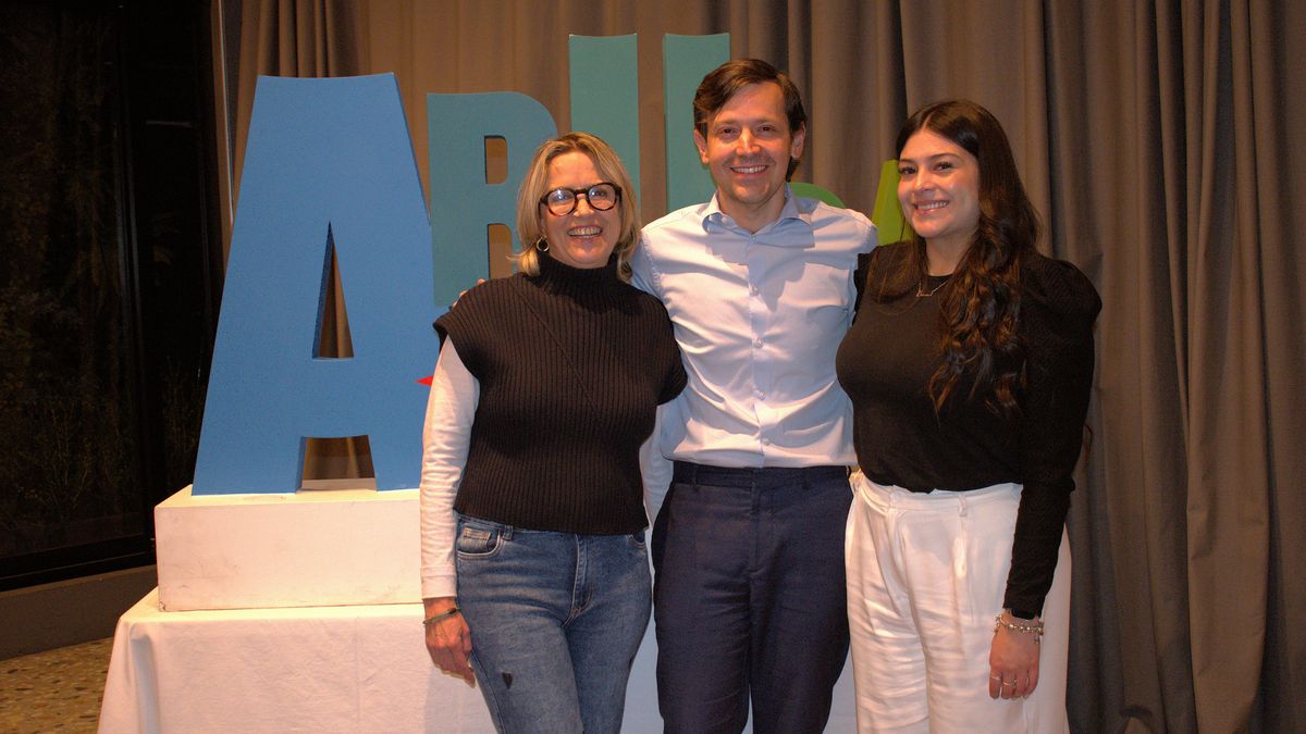 Claudia Delgado, representante de Ventas para Colombia y Ecuador; Jordan Schlipken, director para Latinoamérica y Camila Arévalo PR & Communications Colombia de la Autoridad de Turismo de Aruba.
