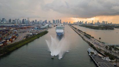 El Freedom of the Seas, de Royal Caribbean, en el puerto de Miami.