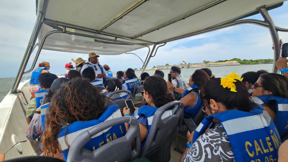 El tramo desde el puerto de Cartagena hasta la isla de Barú tomó alrededor de 1 hora aproximadamente.