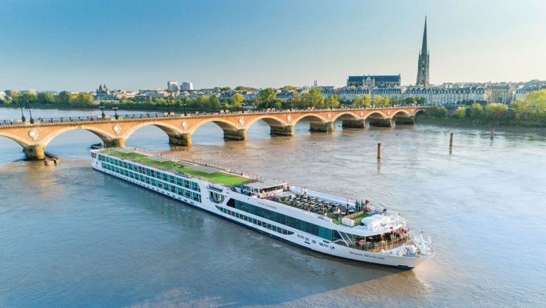 Scenic Diamont es unode los barcos de Scenic Luxury Cruises que recorre las bellezas de Francia. 