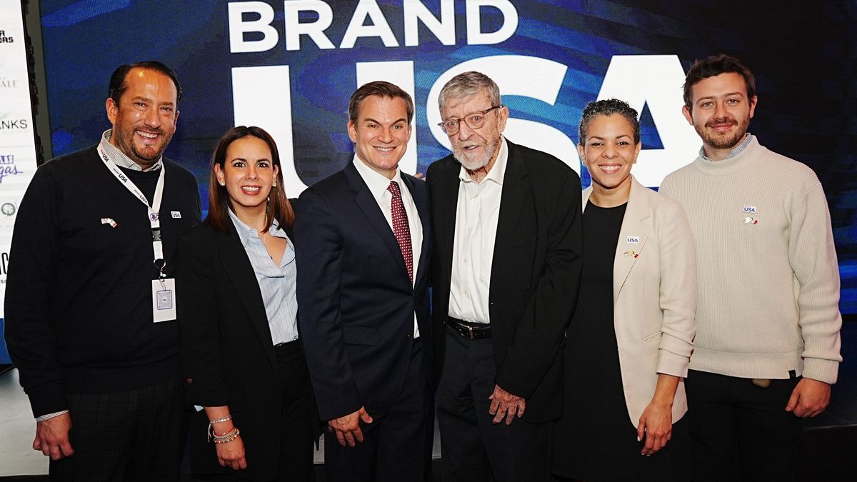 Los representantes de Brand USA junto al equipo de Sales Internacional.