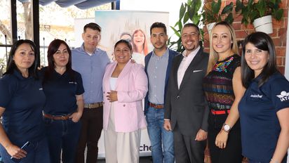 Representantes de cadenas hoteleras, Azabache y el Consejo de Promoción Turística de Quintana Roo.