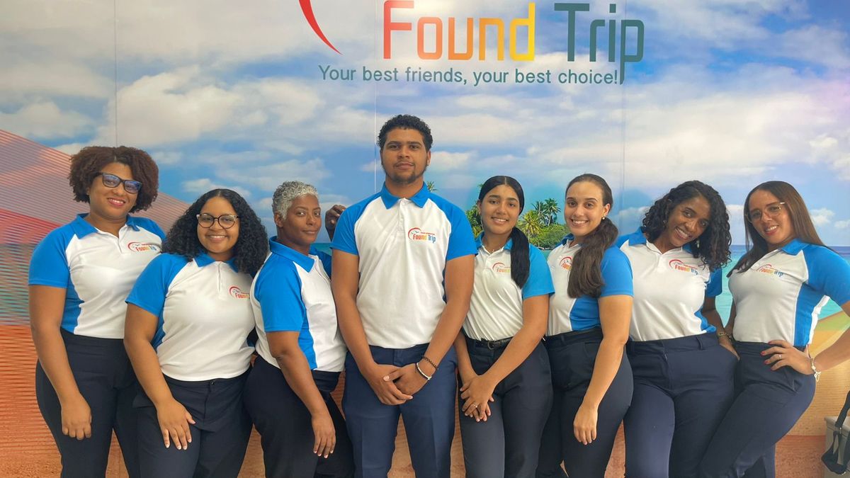 Parte del staff profesional de Found Trip. Parte del staff profesional de Found Trip.