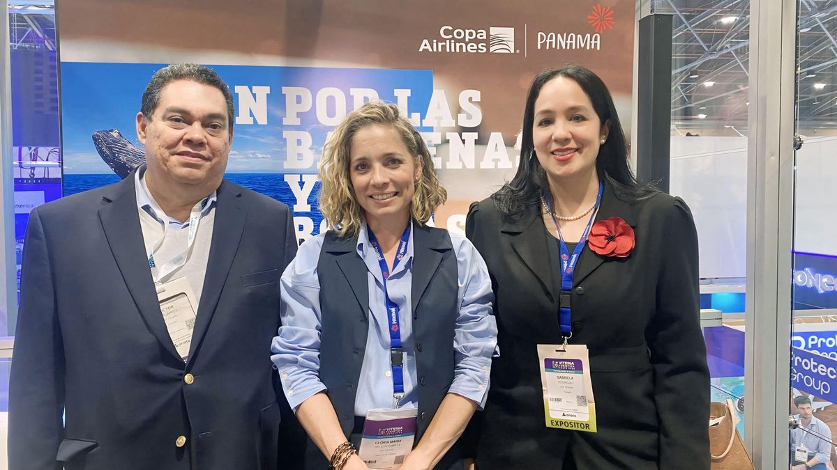 Víctor Manjarres, presidente de TM Américas; Gloria De León, ministra de Turismo de Panamá; y Gabriella Rodríguez, gerente de Travel Trade de Visit Panamá. - Ladevi Medios y Soluciones Víctor Manjarres, presidente de TM Américas; Gloria De León, ministra de Turismo de Panamá; y Gabriella Rodríguez, gerente de Travel Trade de Visit Panamá.