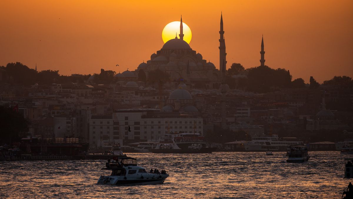 La Mezquita Azul es uno de los íconos más impresionantes de Estambul.  