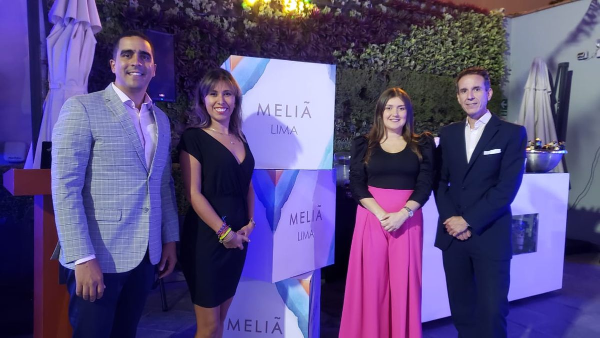 El equipo de Meliá Hotels International reunidos en el cóctel de agradecimiento 2024. - Ladevi Medios y Soluciones El equipo de Meliá Hotels International reunidos en el cóctel de agradecimiento 2024.