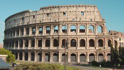 El Coliseo (Roma) tiene una altura máxima de 57 m. y llegó a albergar hasta 50 mil espectadores.