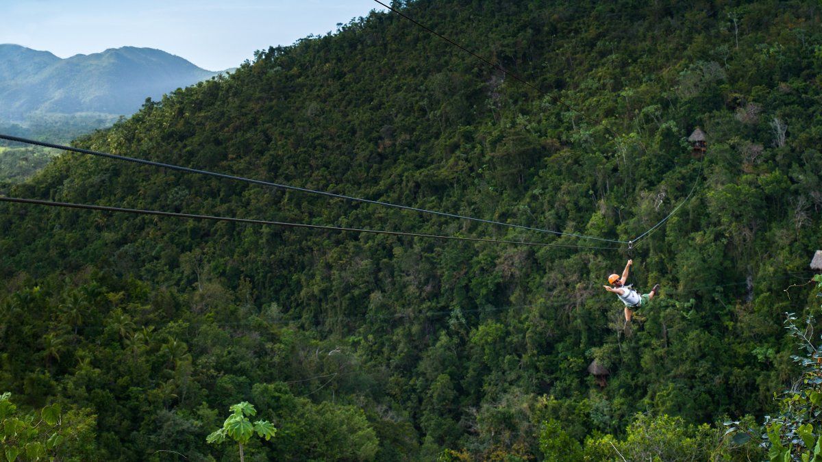 Vacaciones de invierno 2025 en el Caribe: al noreste de República Dominicana, Samaná combina aventura, descanso y cultura.