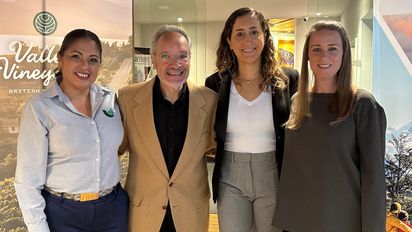 Erika Valerio, Fernando Santibáñez, Ari Martínez y Krysta Alcazar en la capacitación de Juliá Tours.