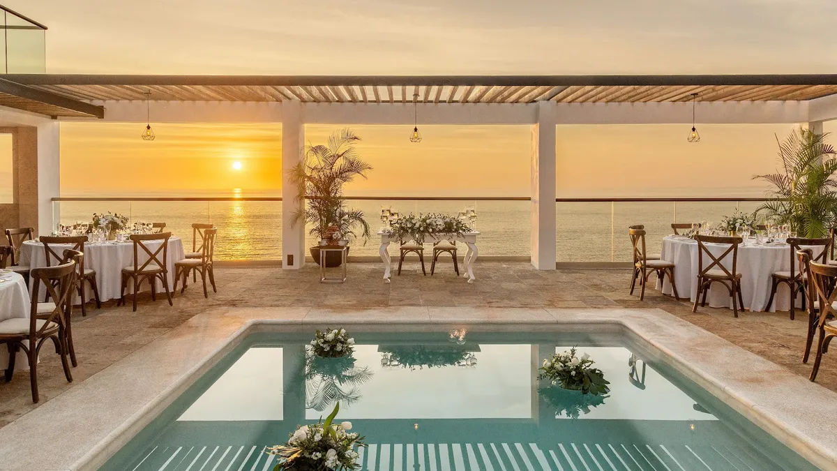 Azabache y Hyatt Ziva Puerto Vallarta fortalecen las herramientas de los agentes para la venta de bodas con un fam trip exclusivo.&nbsp; &nbsp;