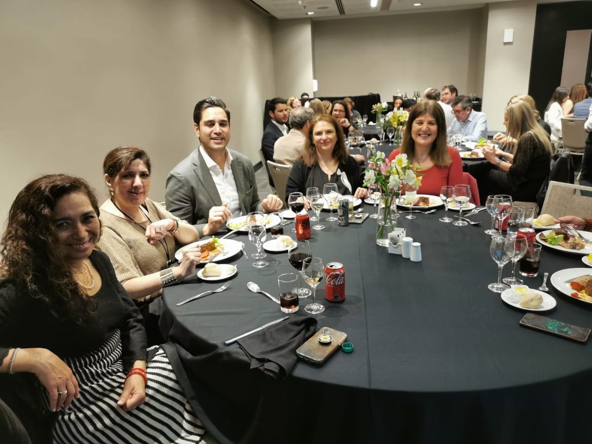 Qantas y evento en Santiago