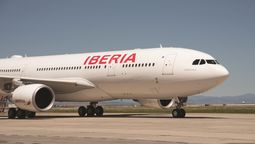 Información sobre cambios y reembolsos de vuelos en Iberia, según la tarifa, el motivo y la plataforma utilizada.