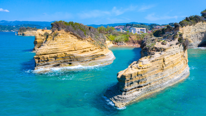 La isla de Corfú (Grecia) combina naturaleza exuberante y playas únicas.