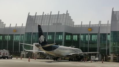 Avión de Aeroméxico en la T1 del Aeropuerto Internacional de la Ciudad de México (AICM).