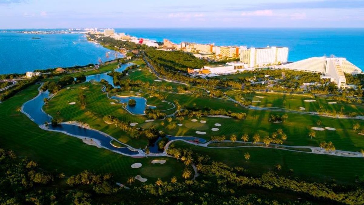 La industria de reuniones atrae alrededor de 6 millones de visitantes al año al Caribe Mexicano.