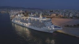 Silver Moon, la nueva embarcación de cruceros de Silversea, fue bautizada en Grecia.