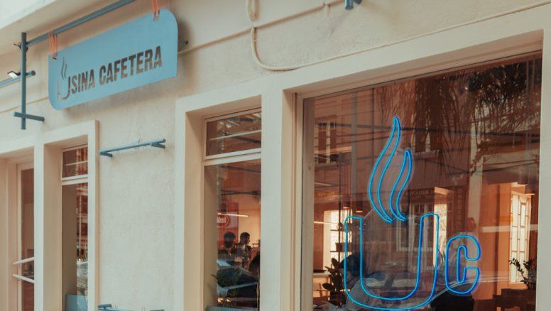 El diseño del nuevo local de Belgrano sigue las líneas estéticas y cromáticas típicas de Usina Cafetera pero incorpora características distintivas, como los techos restaurados.&nbsp;