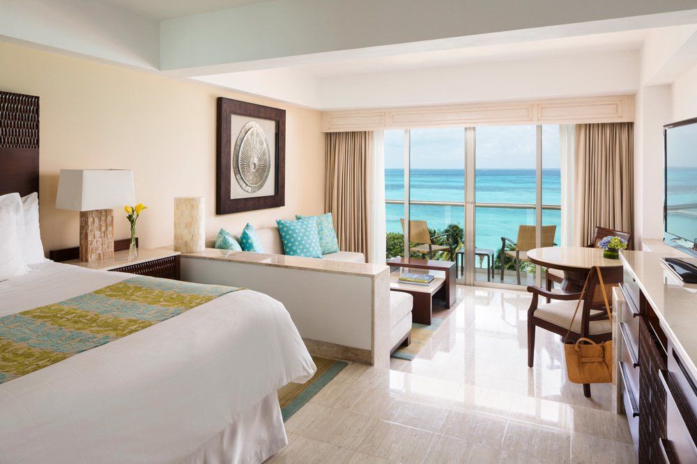 Habitaci&oacute;n vista al mar del&nbsp;Grand Fiesta Americana Coral Beach Canc&uacute;n All Inclusive Spa Resort de Grupo Posadas.