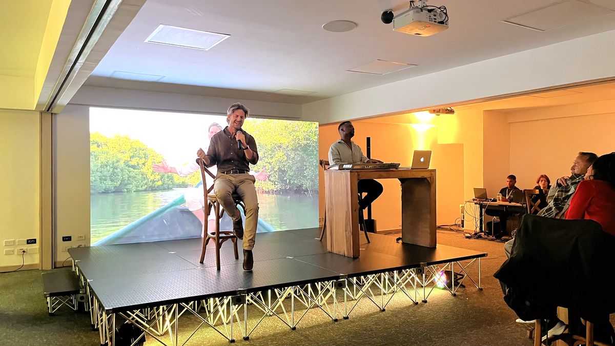 El evento incluyó música en vivo, un elemento que elevó la experiencia y fue especialmente apreciado por los asistentes.