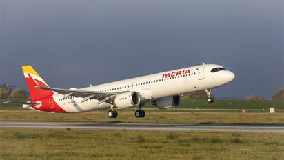 Iberia es la aerolínea más puntual de Europa y la segunda del mundo