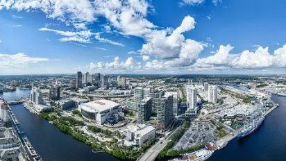 Visit Tampa Bay presentó el distrito Water Street que se convirtió en el primero en adquirir la certificación Well por su arquitectura que influye de manera positiva en la salud y bienestar de la sociedad.