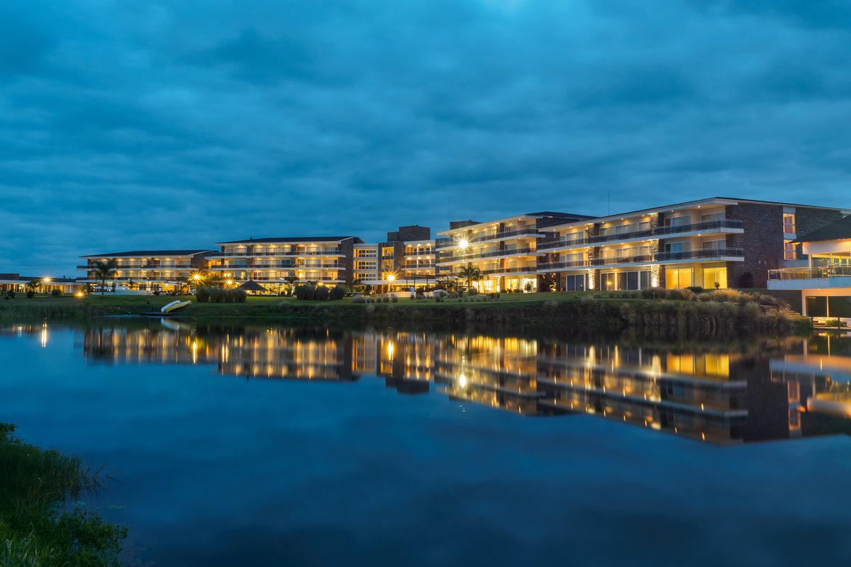 El resort de lujo Altos del Arapey está construído en consonancia con la naturaleza, en torno a una destacada zona termal de Uruguay. - Ladevi Medios y Soluciones El resort de lujo Altos del Arapey está construído en consonancia con la naturaleza, en torno a una destacada zona termal de Uruguay.