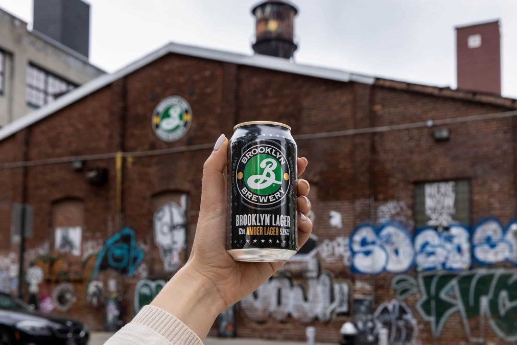 Brooklyn Brewery es una de las cervecerías icónicas de Nueva York. Brooklyn Brewery es una de las cervecerías icónicas de Nueva York.