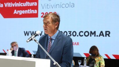 Rodolfo Suárez presentó el acuerdo con la Ciudad para la realización del Distrito del Vino.&nbsp; 