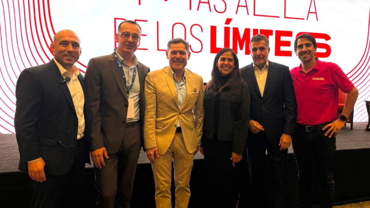 Matías Duek, CEO de Grupo GEA para América Latina; Mehmet Cankaya, CEO para Centro y Sudamérica de Mega Travel; Marcelo Capdevila, presidente de Grupo GEA para América Latina; Itzel Valdés, vicepresidenta asociada para Latinoamérica y el Caribe de Royal Caribbean; Fernando Pabón, CEO de Assist Card; y Nicolás Posse, country manager de Argentina y regional business development para Sudamérica de Civitatis.