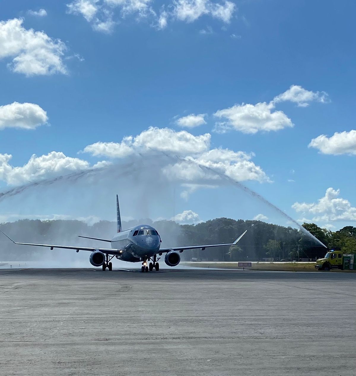 American Airlines aterrizó en Chetumal proveniente de Miami. La aerolínea&nbsp;operará los días miércoles y sábados en una aeronave Embraer 175, con capacitad para 76 pasajeros, 64 asientos en la Cabina Principal y 12 asientos en la Clase Ejecutiva.