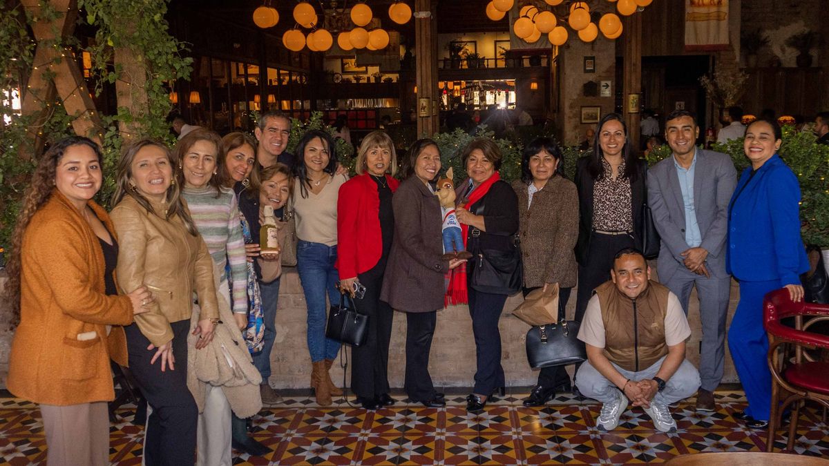 Agentes de viajes que participaron del aniversario de Dika Travel.