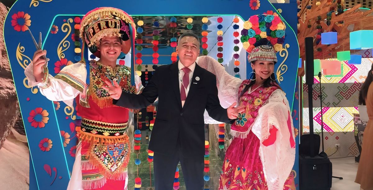 Julio Polanco, consejero Econ&oacute;mico Comercial de Per&uacute; y responsable de la oficina de PromPer&uacute; en Colombia, durante la Vitrina Tur&iacute;stica Anato 2026.