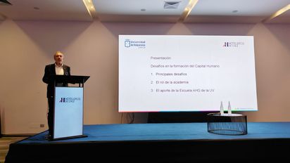 Julián Arellano, director de la Escuela de Administración Hotelera y Gastronómica de la Universidad de Valparaíso