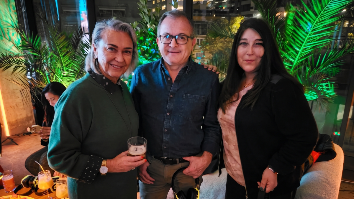 Roberta Fassino, Alexis Barriga y Paola Soto. 