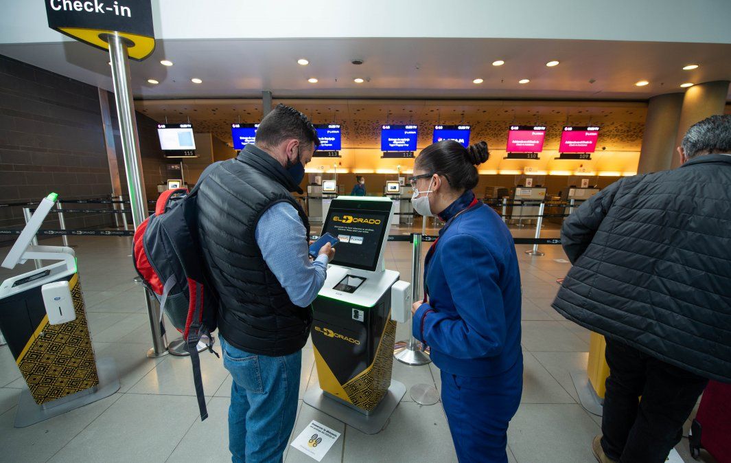 Atipax Group. El Gobierno Nacional de Colombia dispuso eliminar el requisito de tener resultado negativo de prueba PCR.