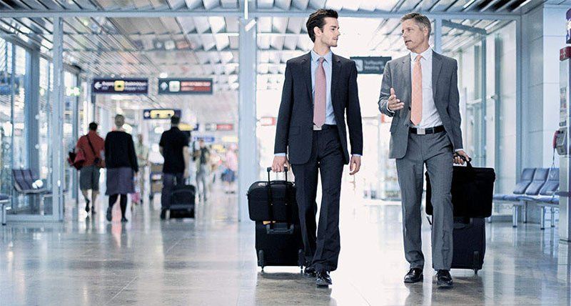 El estudio, que prevé un aumento generalizado de los precios de las tarifas aéreas a nivel global, destaca que los cambios en los precios de viajes corporativos pueden variar mucho dependiendo de la región, con diferencias entre los dos hemisferios.