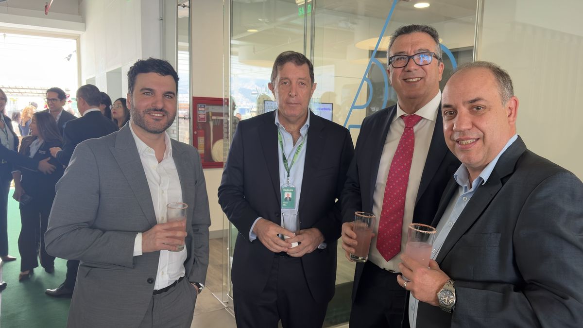 Presentación oficial de alianza entre Intermundial y Equisuiza, en Quito.