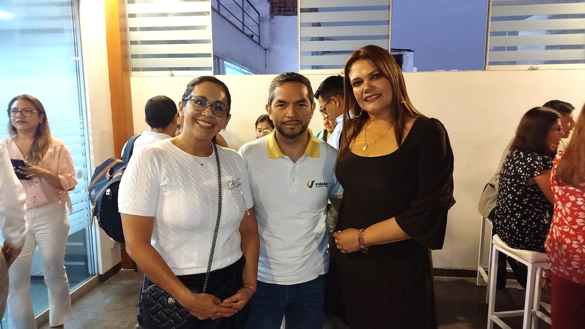Janice Velit, Nelson Del Carpio y Sonia Postigo
