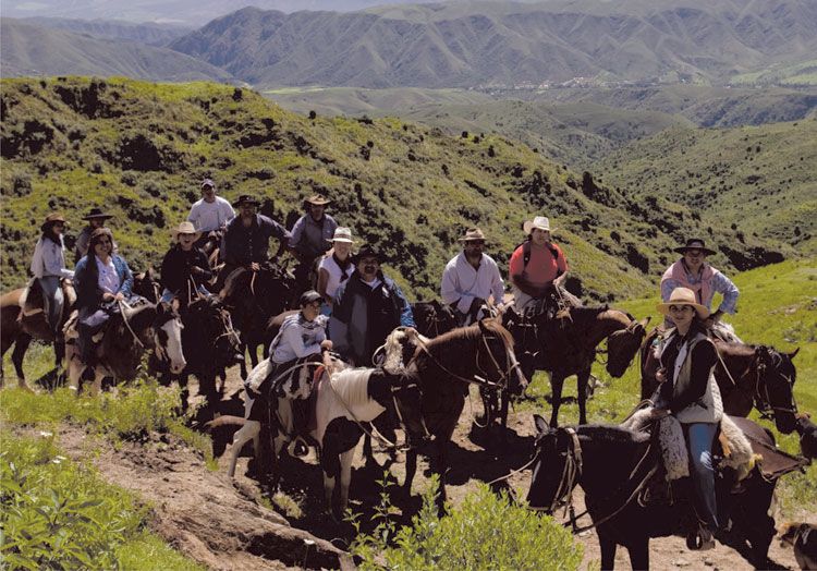 Los turistas tendrán la posibilidad de disfrutar de la naturaleza y de actividades como travesías de trekking y cabalgatas, pesca de truchas y turismo rural.