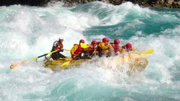 Campings junto a ríos de aguas cristalinas se consolidan como uno de los mejores panoramas naturales para escapar del calor y disfrutar el verano en Chile.
