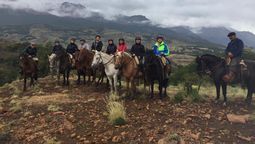 Parte del objetivo del fam fue que los asistentes interactuaran con los operadores turísticos de Aysén, como quienes organizan cabalgata por el Cerro Moñe.