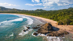 Panamá, Costa Rica y Nicaragua se unen en una ruta que mezcla canal, volcanes, bosques nubosos, ciudades coloniales y playas del Pacífico.