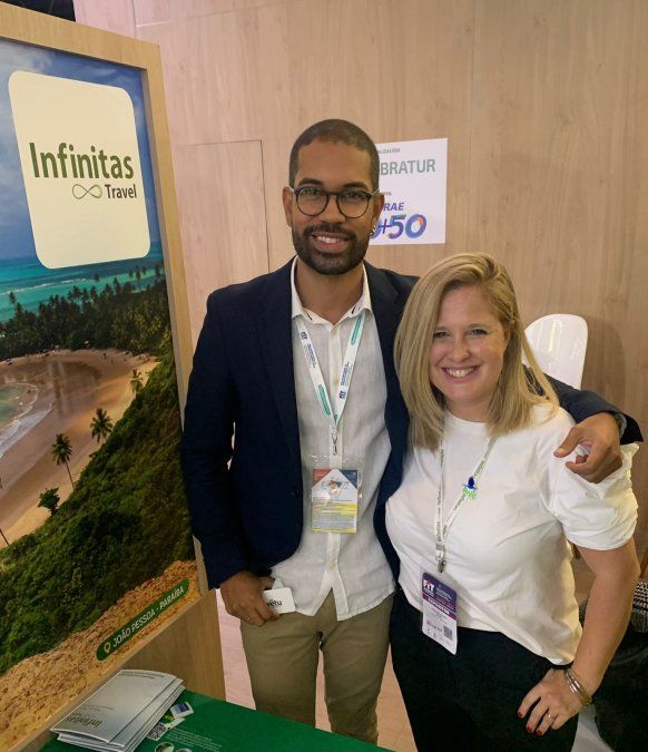 Daian Silva, gerente de Infinitas Travel, y Romina Navarro, representante en Latinoamérica.