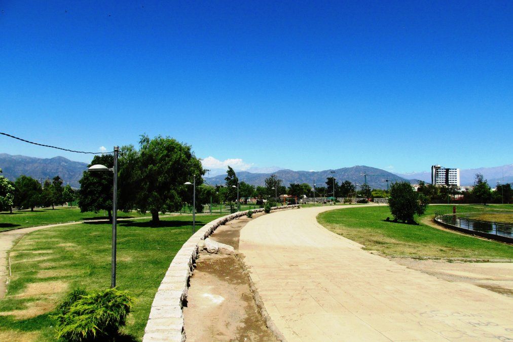 Escapadas. El Parque Comunal de Rancagua y sus espacios abiertos. Escapadas. El Parque Comunal de Rancagua y sus espacios abiertos.
